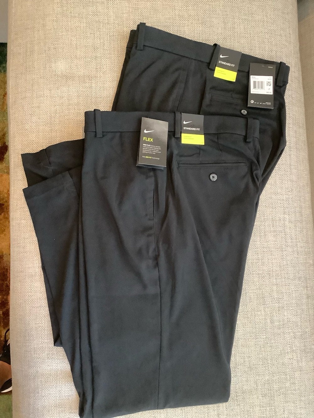 Nike Men's Black Flex Standard-Fit ,Dry Fit, perfect for golf or other activity.